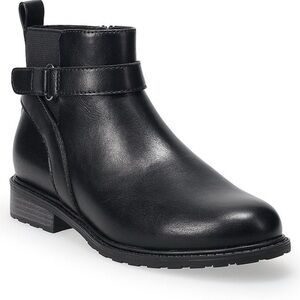 NWT 11 Wide Black Ankle Boots